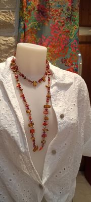 Collier pierres nacrées caramel 
