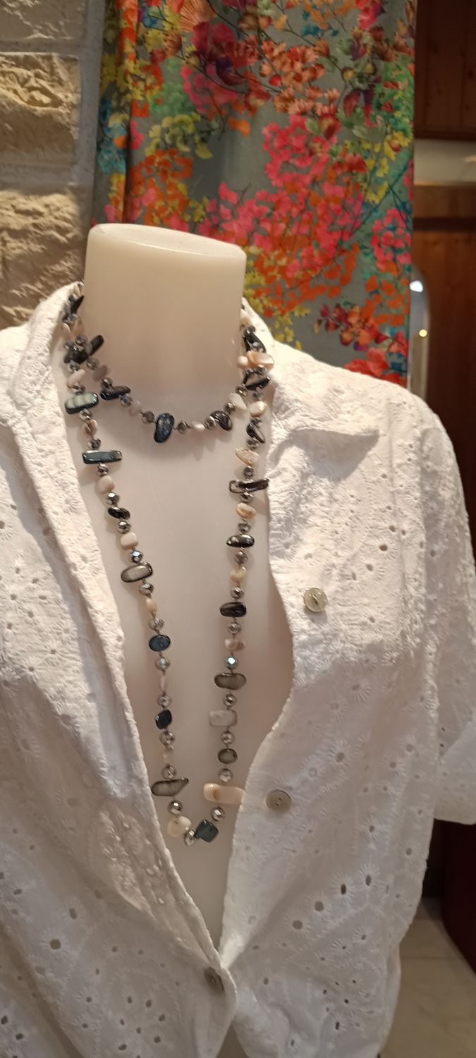 Collier pierres nacrées anthracite blanc