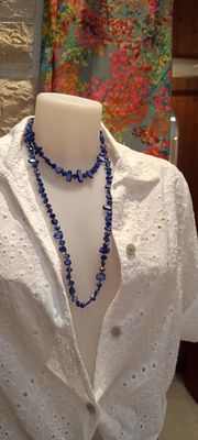 Collier pierres nacrées bleu royal