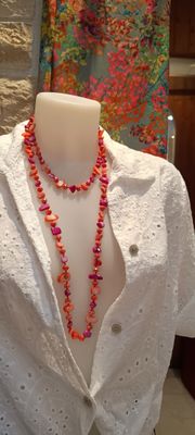Collier pierres nacrées corail