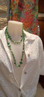 Collier pierres nacrées vert