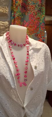 Collier pierres nacrées rose