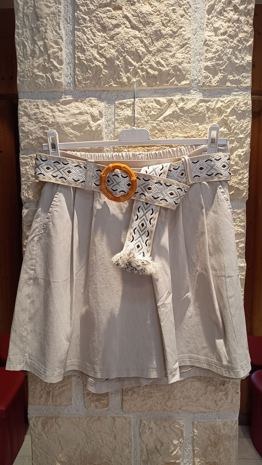 Short à pinces beige 