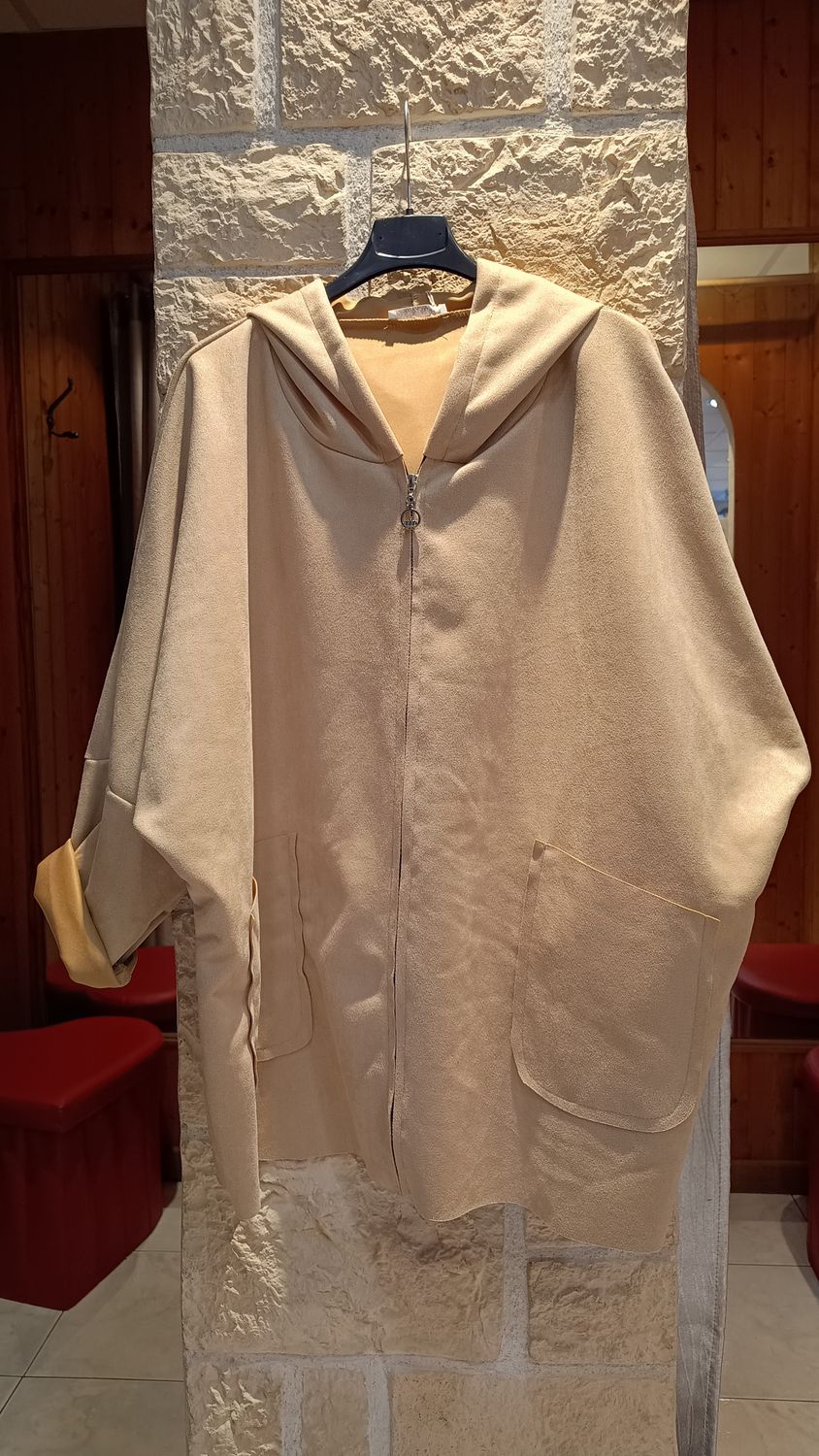 Veste à capuche suédine beige 
