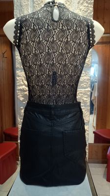 Body dentelle sans manches noir 