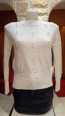 Pull Motifs crème  Pull Motifs crème