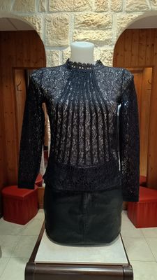 Blouse dentelle transparente noir  Blouse dentelle transparente noir