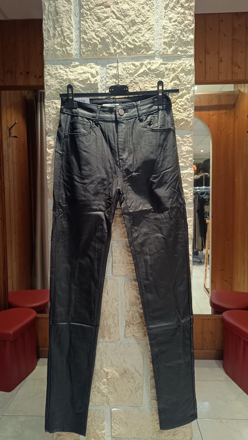 Pantalon ciré noir