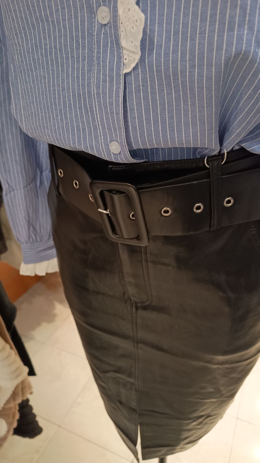 Jupe similicuir noir  Jupe similicuir noir