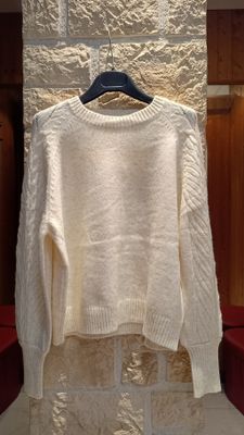 Pull Épaule tressée écru  Pull Épaule tressée écru