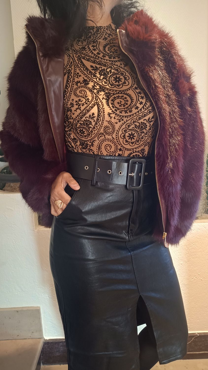 Veste fourrure synthétique bordeaux Veste fourrure synthétique bordeaux