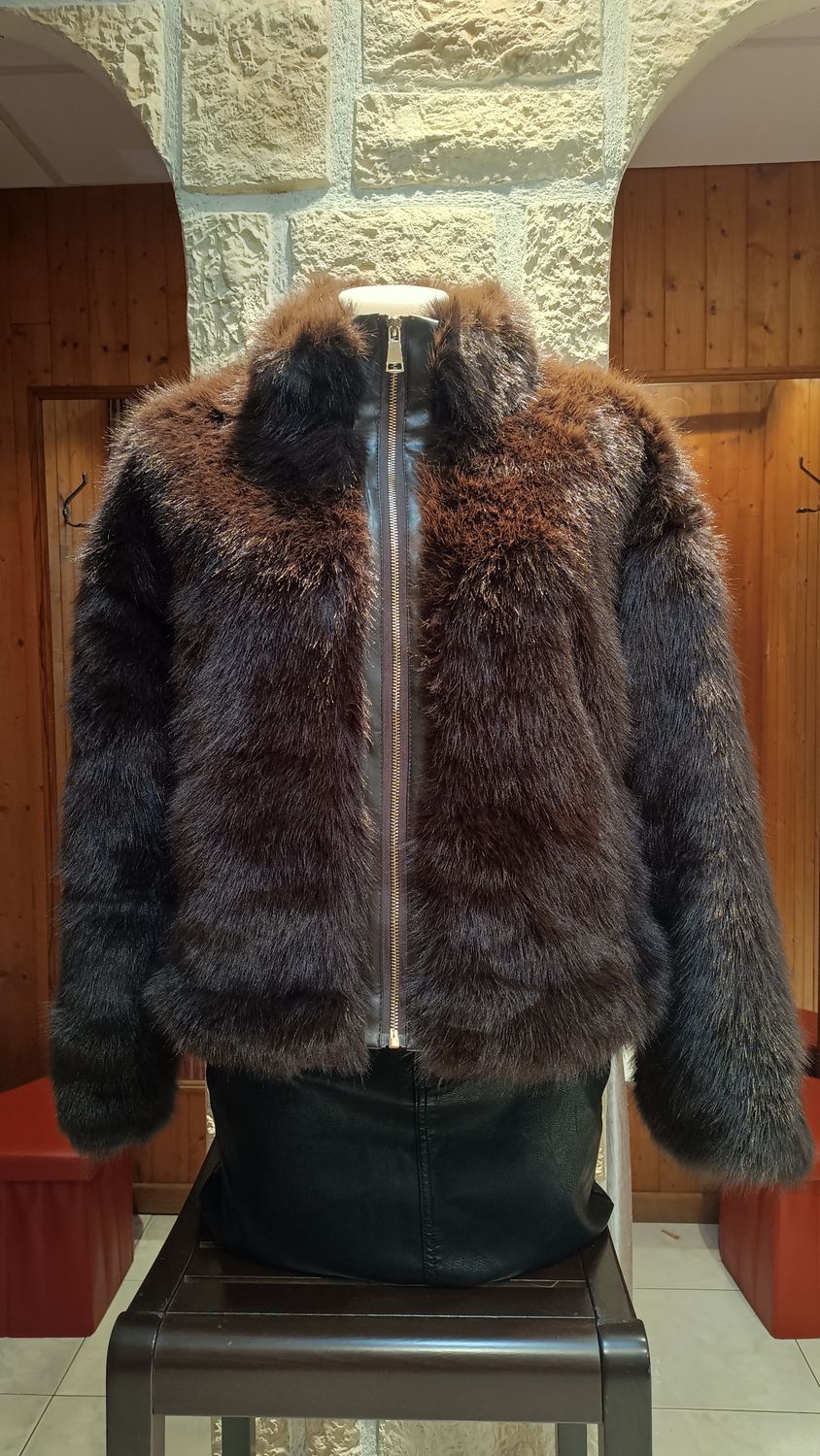 Veste fourrure synthétique chocolat Veste fourrure synthétique chocolat
