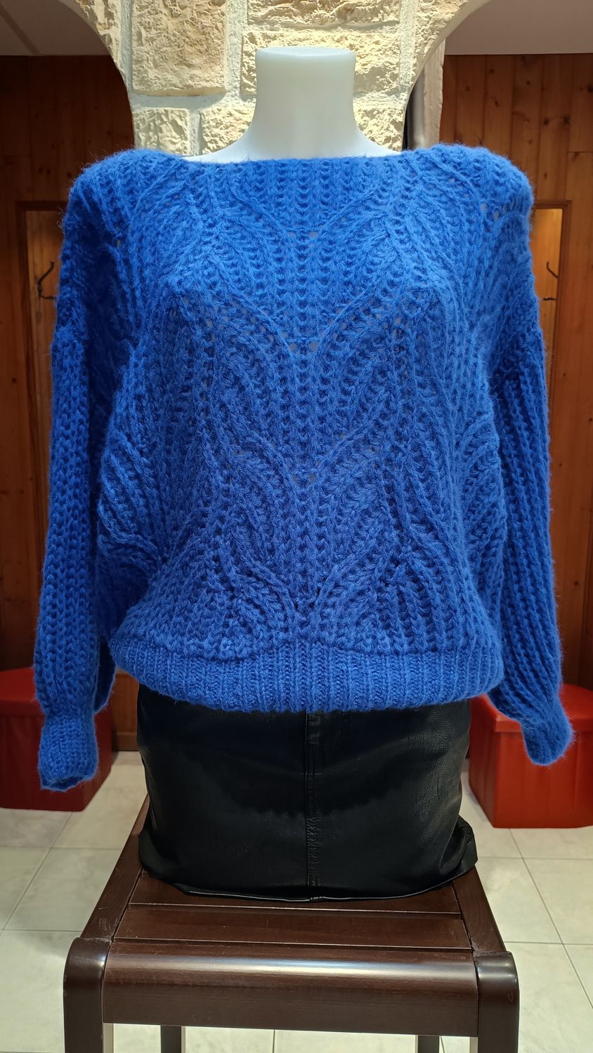 Pull Debora ajouré bleu électrique Pull Debora ajouré bleu électrique