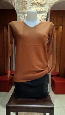 Pull basique col v pailleté caramel Pull basique col v pailleté caramel