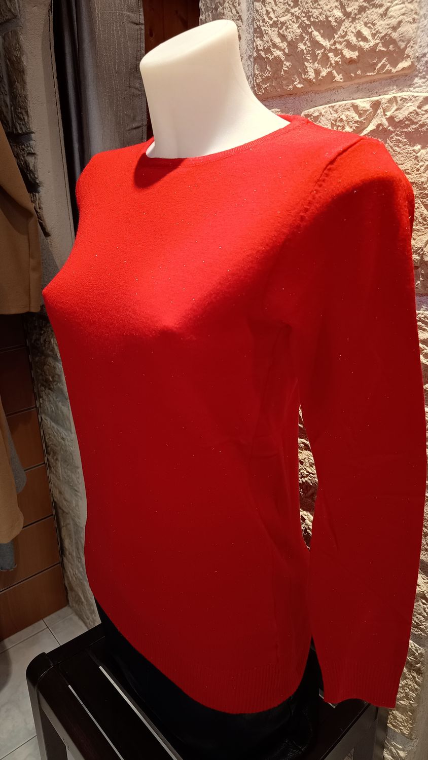 Pull basique col rond pailleté rouge 