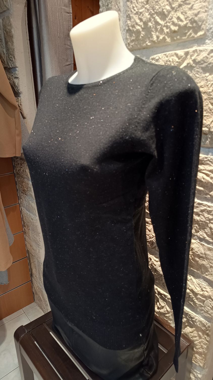 Pull basique col rond pailleté noir Pull basique col rond pailleté noir