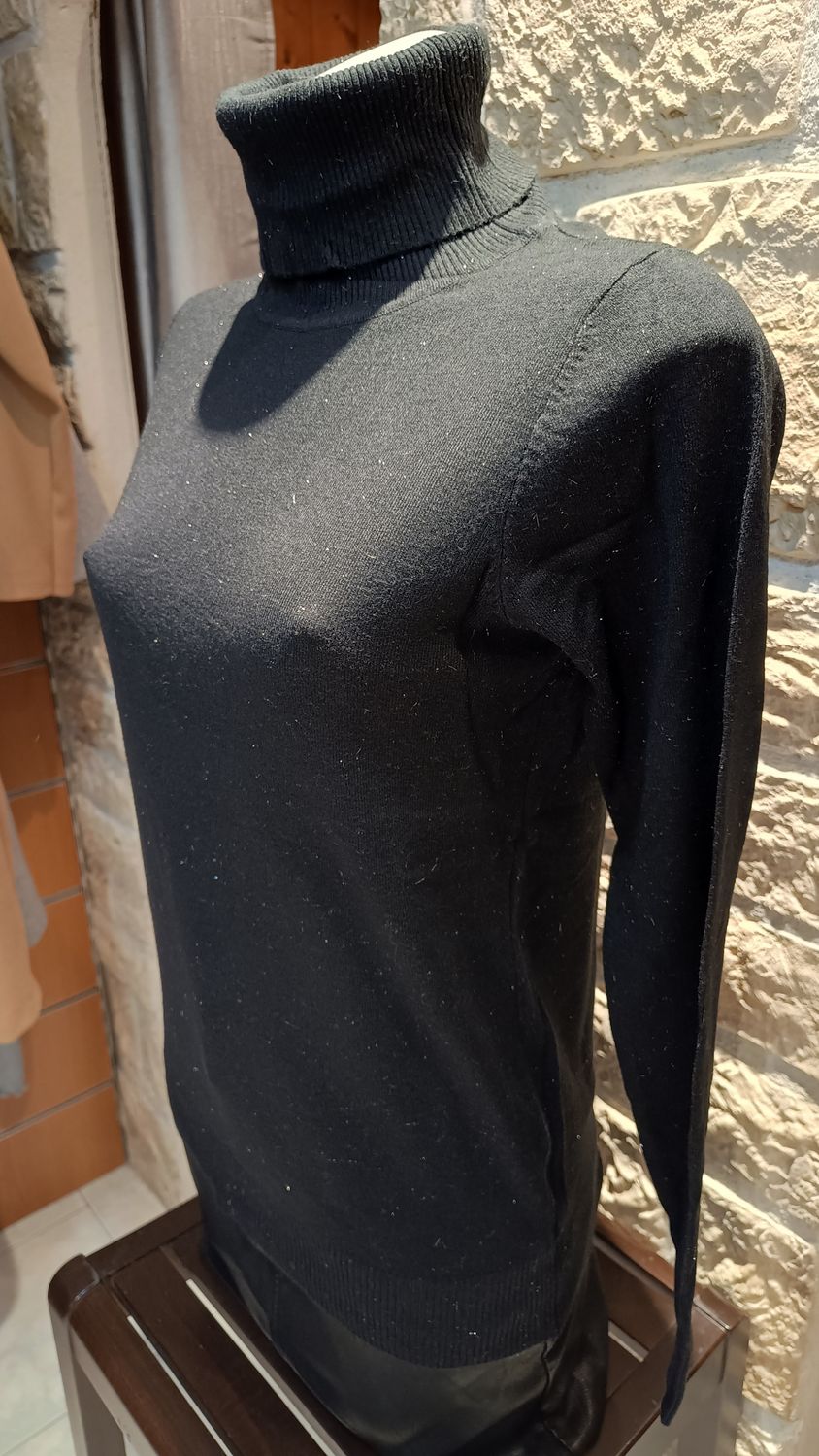 Pull basique col roulé pailleté noir Pull basique col roulé pailleté noir