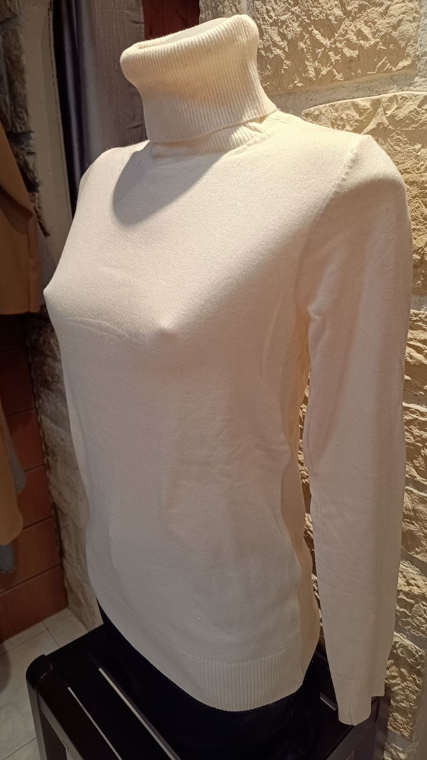 Pull basique col roulé pailleté crème 