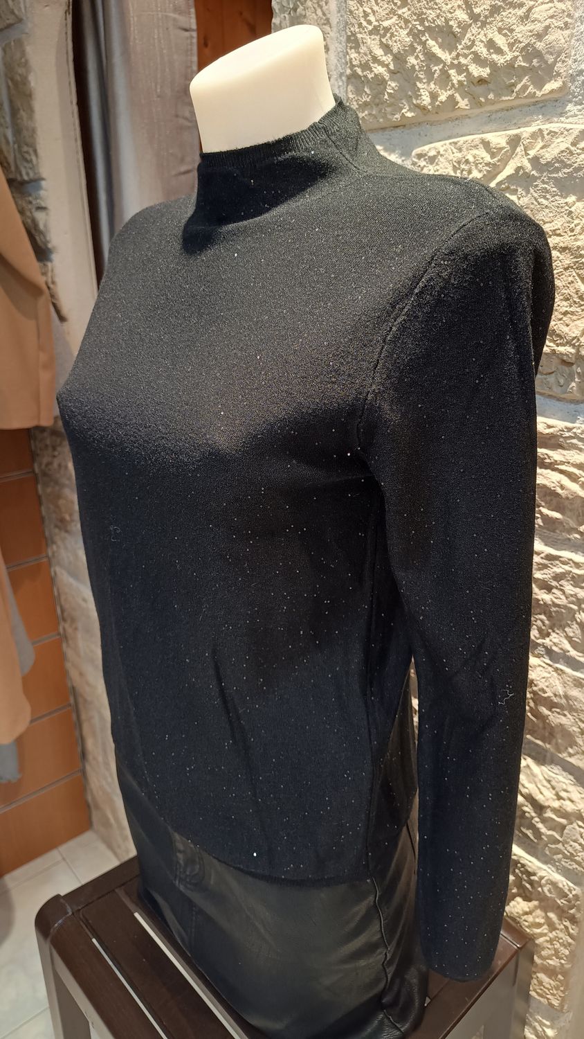 Pull col cheminée sequins noir Pull col cheminée sequins noir