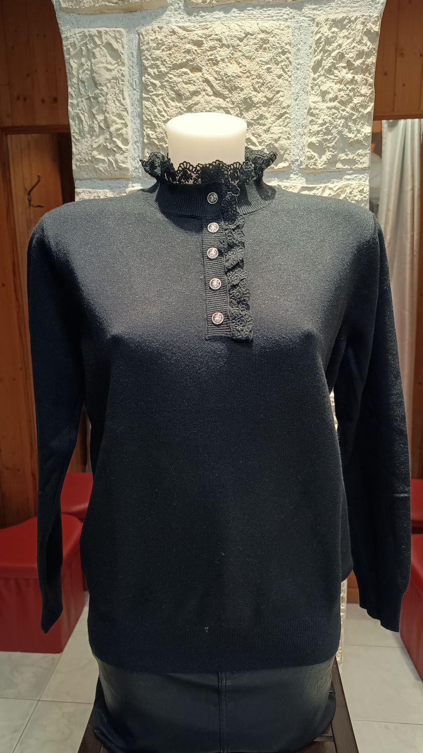 Pull col montant dentelle noir Pull col montant dentelle noir