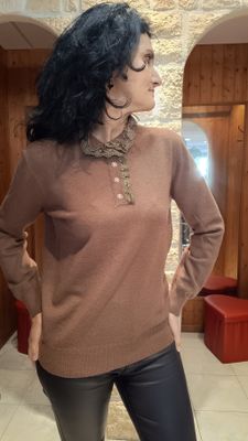 Pull col montant dentelle marron 