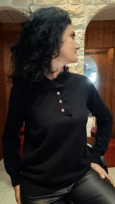 Pull col montant dentelle noir 