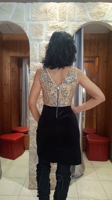 Robe fourreau or et noir