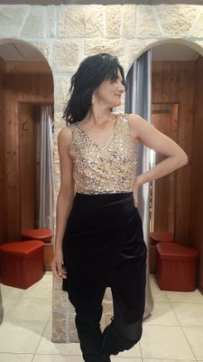 Robe fourreau or et noir