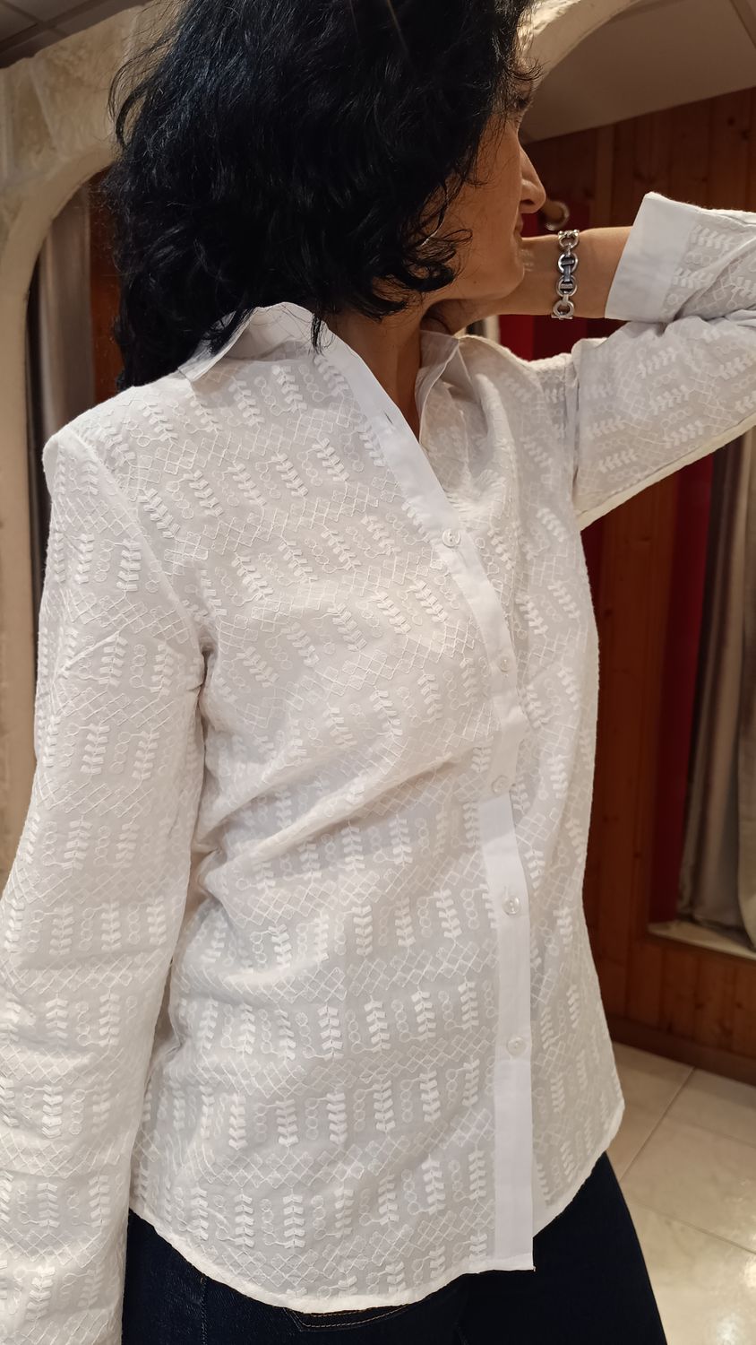 Chemise brodée blanche