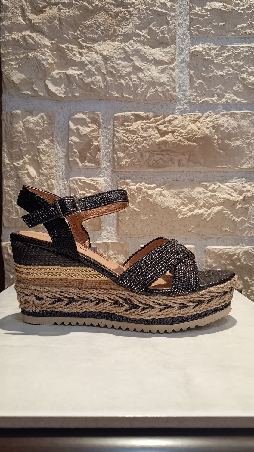 Sandales compensées bohème chic noir