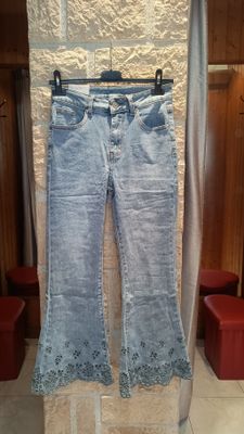 Jean évasé broderies