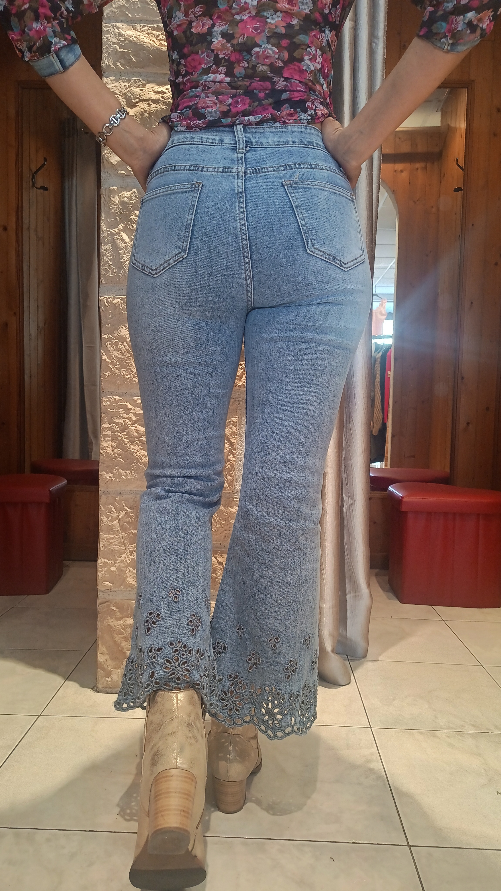 Jean évasé broderies