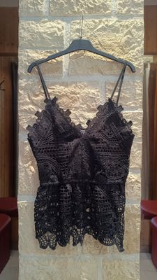 Top dentelle bretelles noir