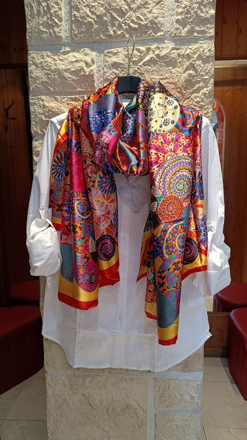Foulard imprimé fantaisie jaune Foulard imprimé fantaisie jaune
