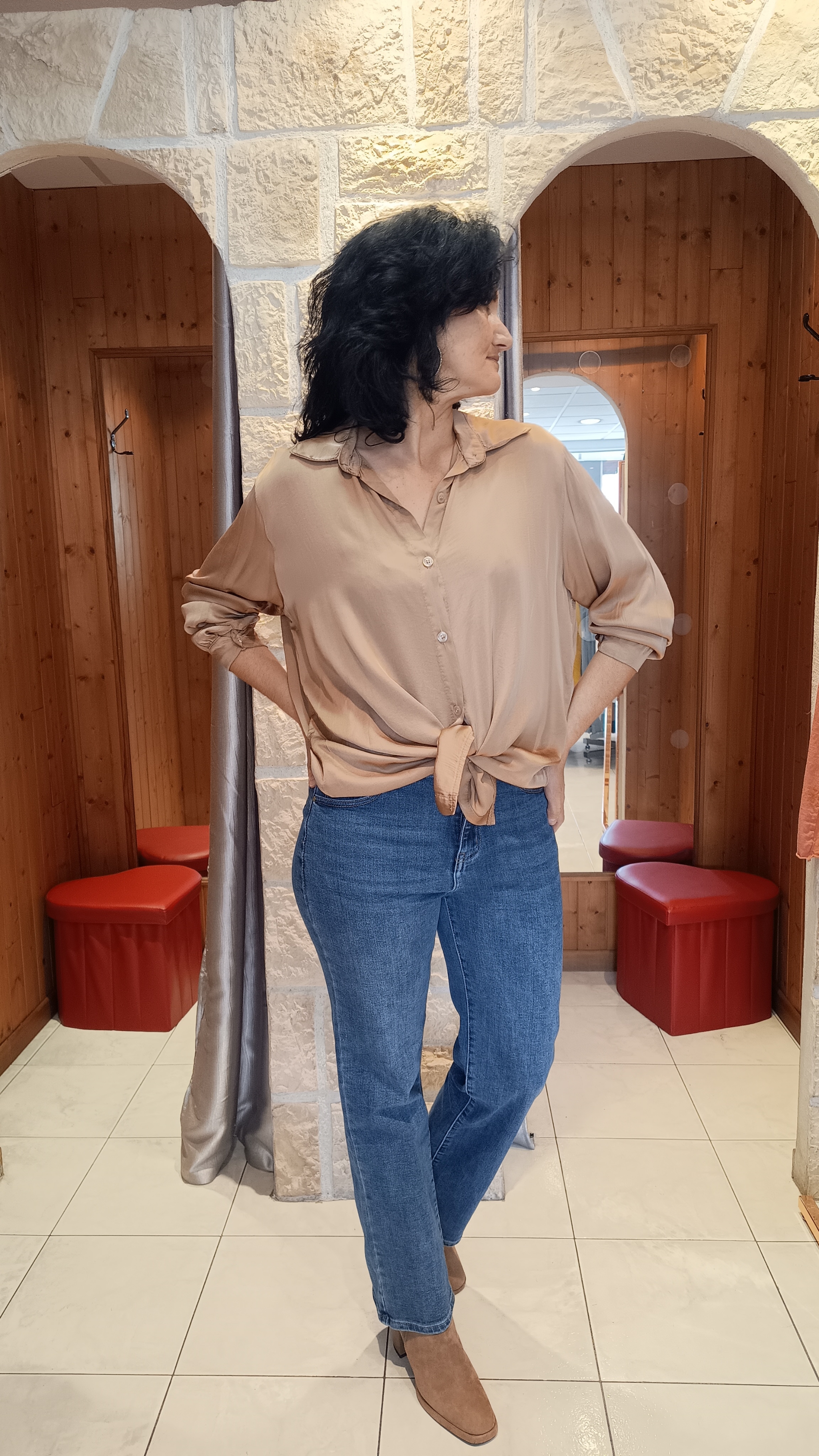 Chemise satinée camel