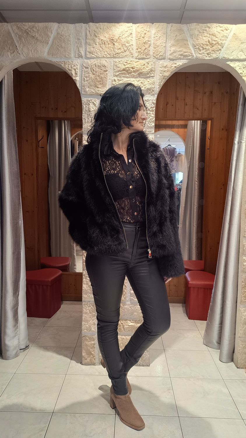 Veste fourrure synthétique noir 