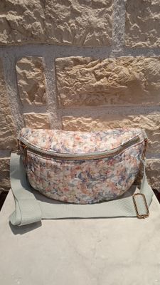 Sac banane matelassé vert d' eau 