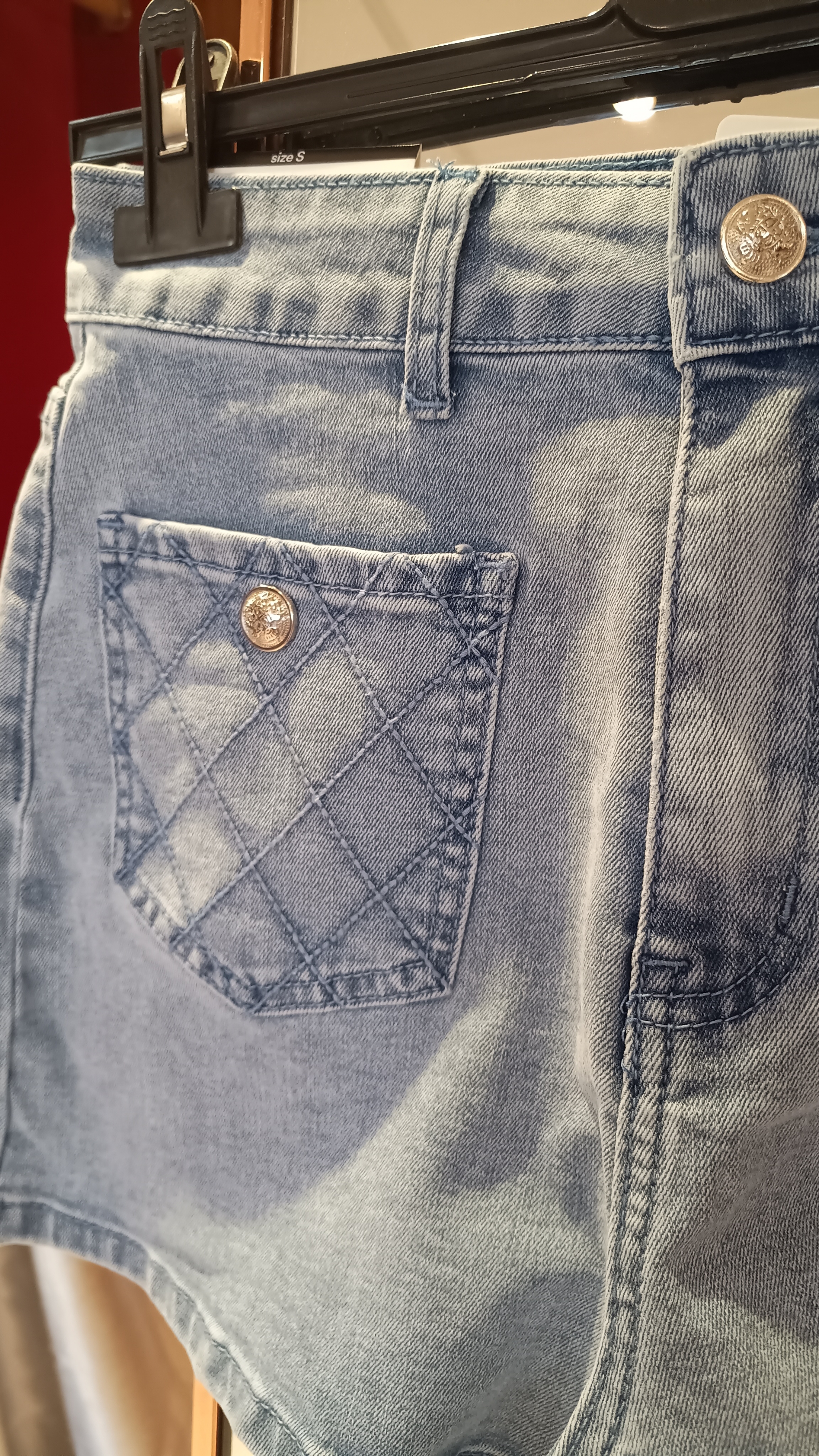 Short jean poches plaquées