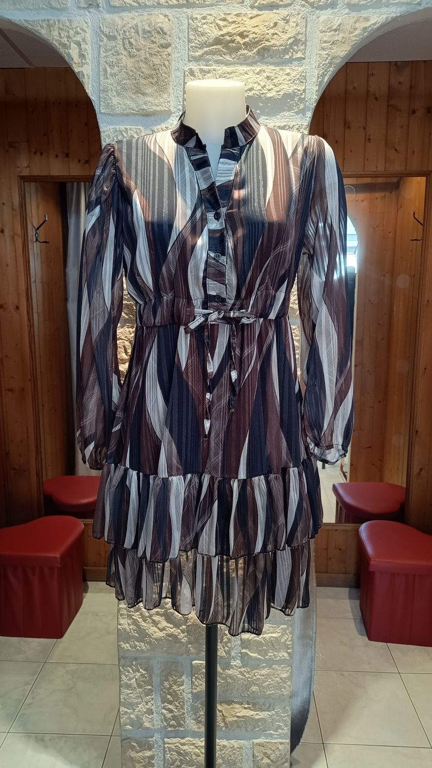 Robe Lilie volants noir Robe Lilie volants noir