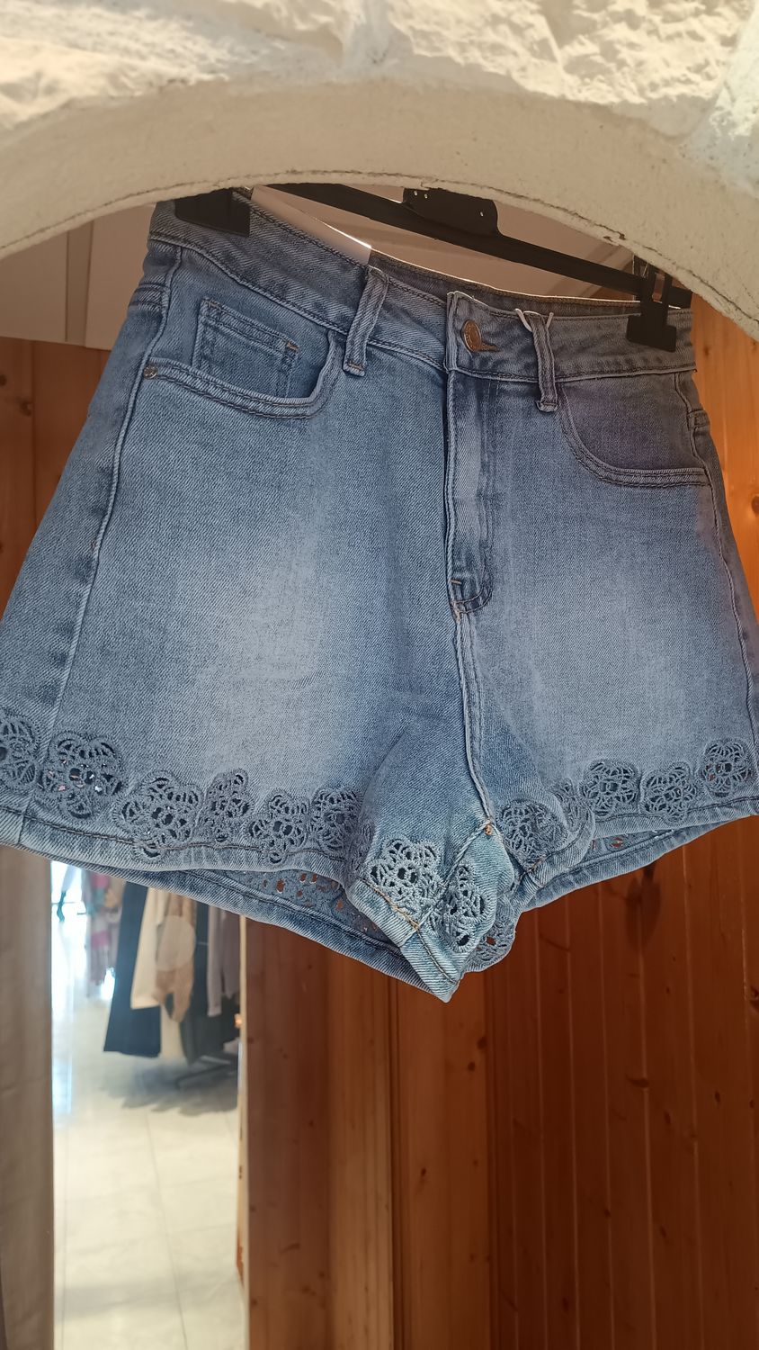 Short jean brodé Short jean brodé