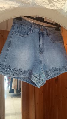 Short jean brodé Short jean brodé