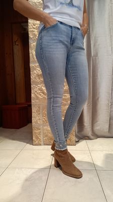 Jean slim bas perles strass 