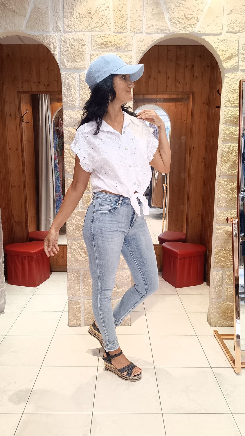 Jean slim bas perles strass Jean slim bas perles strass