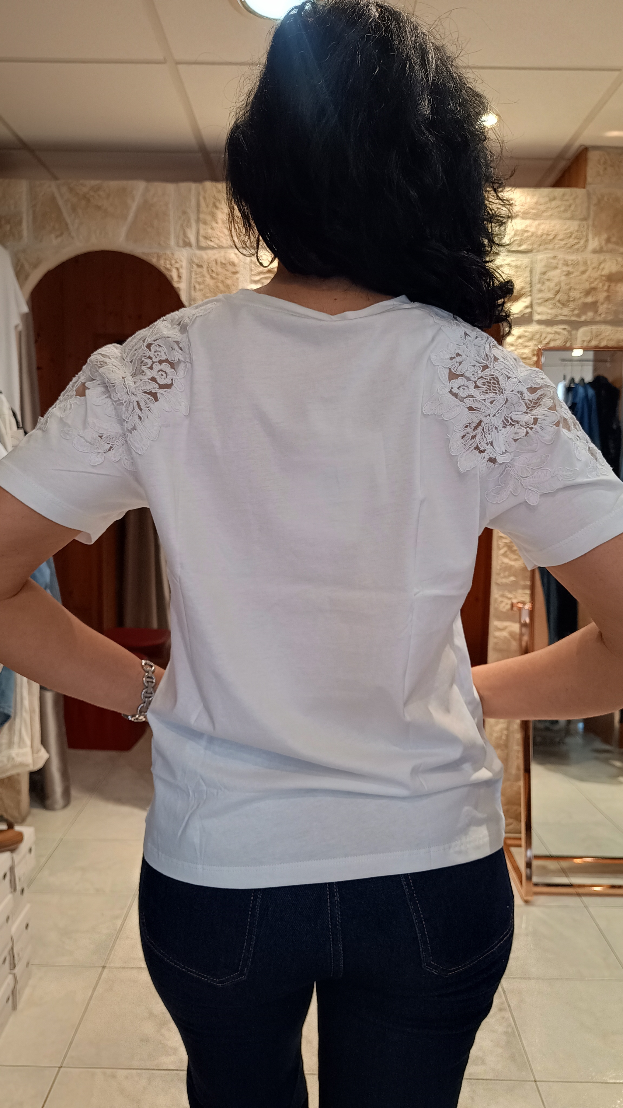 T-shirt épaule dentelle blanc