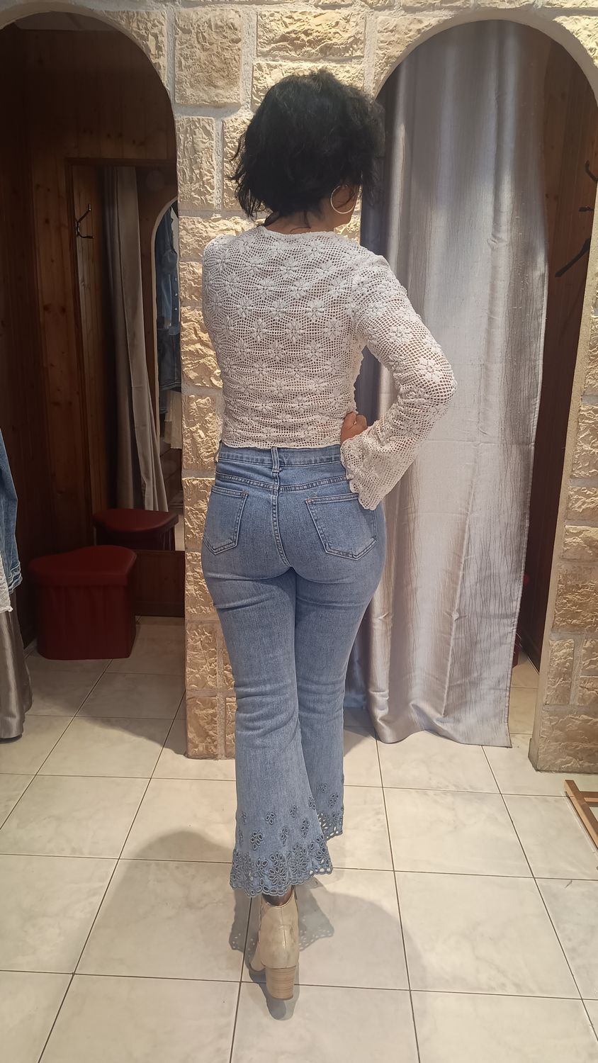 Top dentelle marguerite blanc cassé 