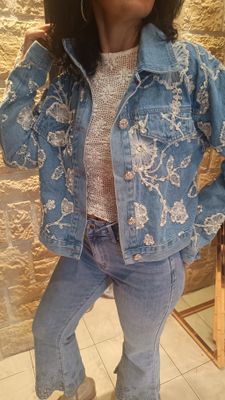 Veste jean brodée fantaisie 