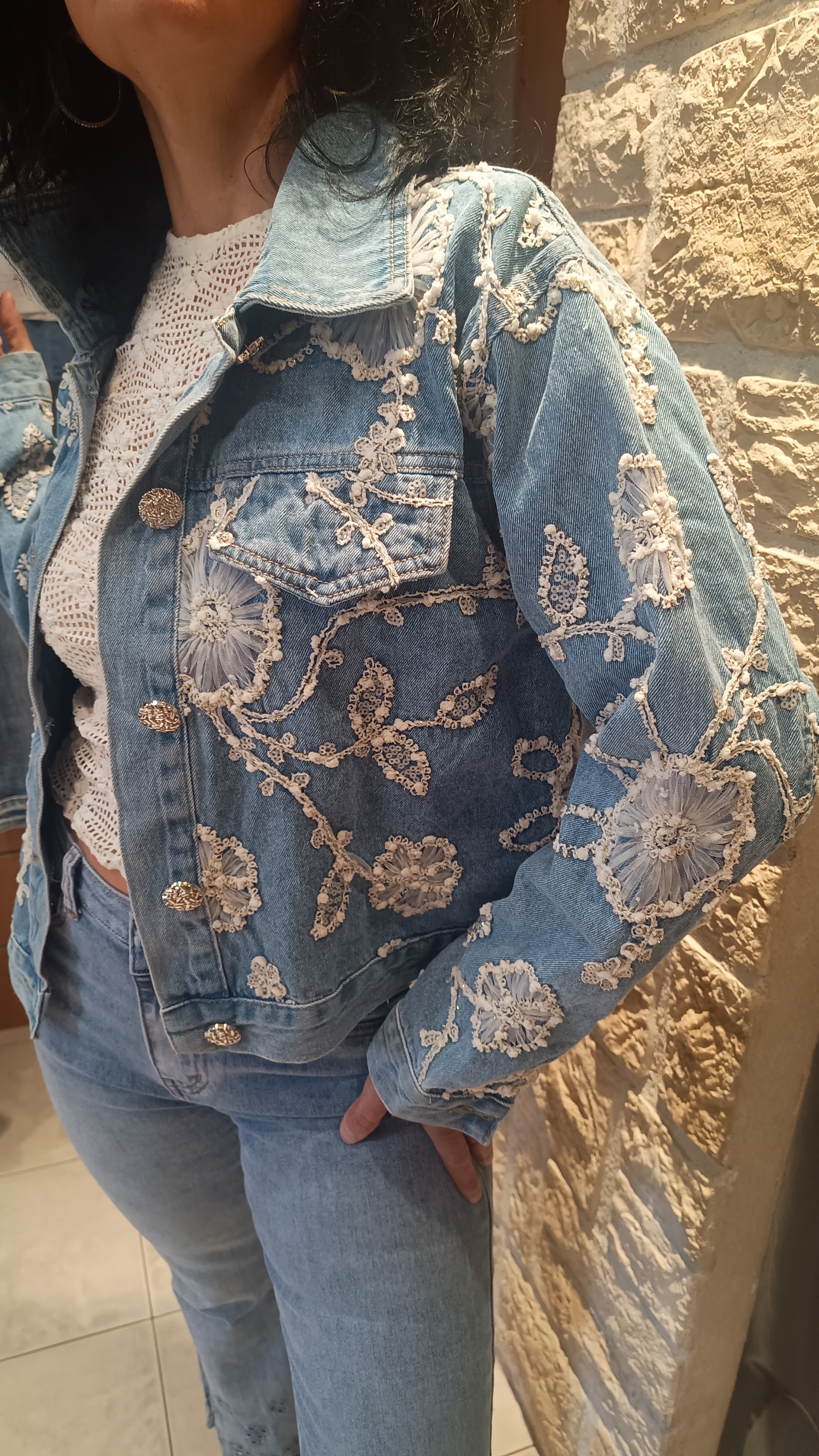Veste jean brodée fantaisie