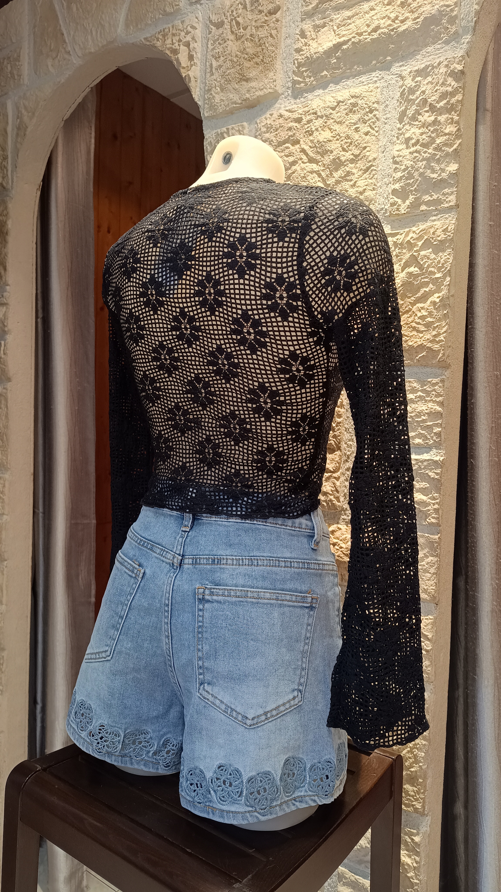 Top dentelle marguerite noir