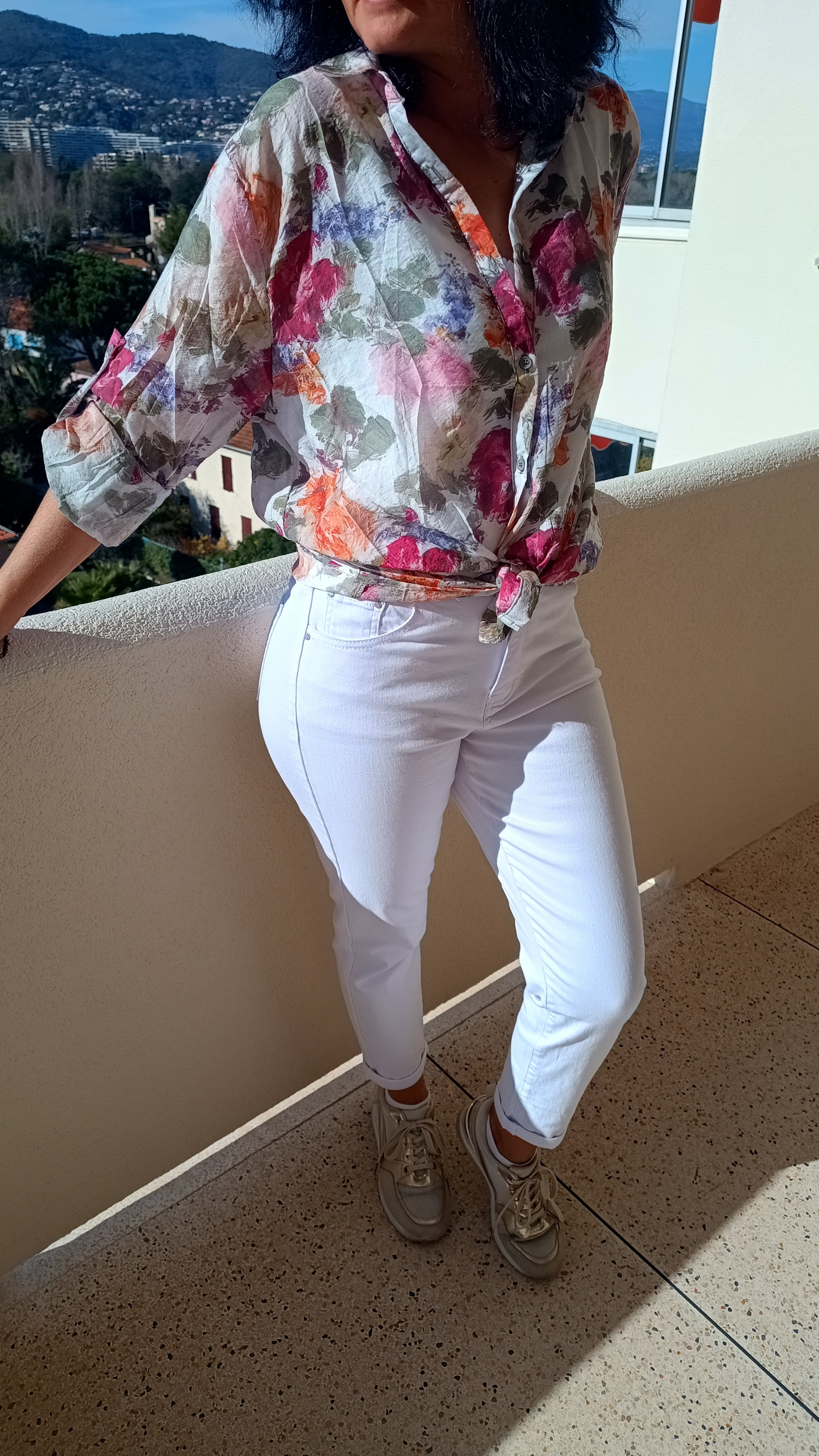 Chemise motifs fleurs multicolores