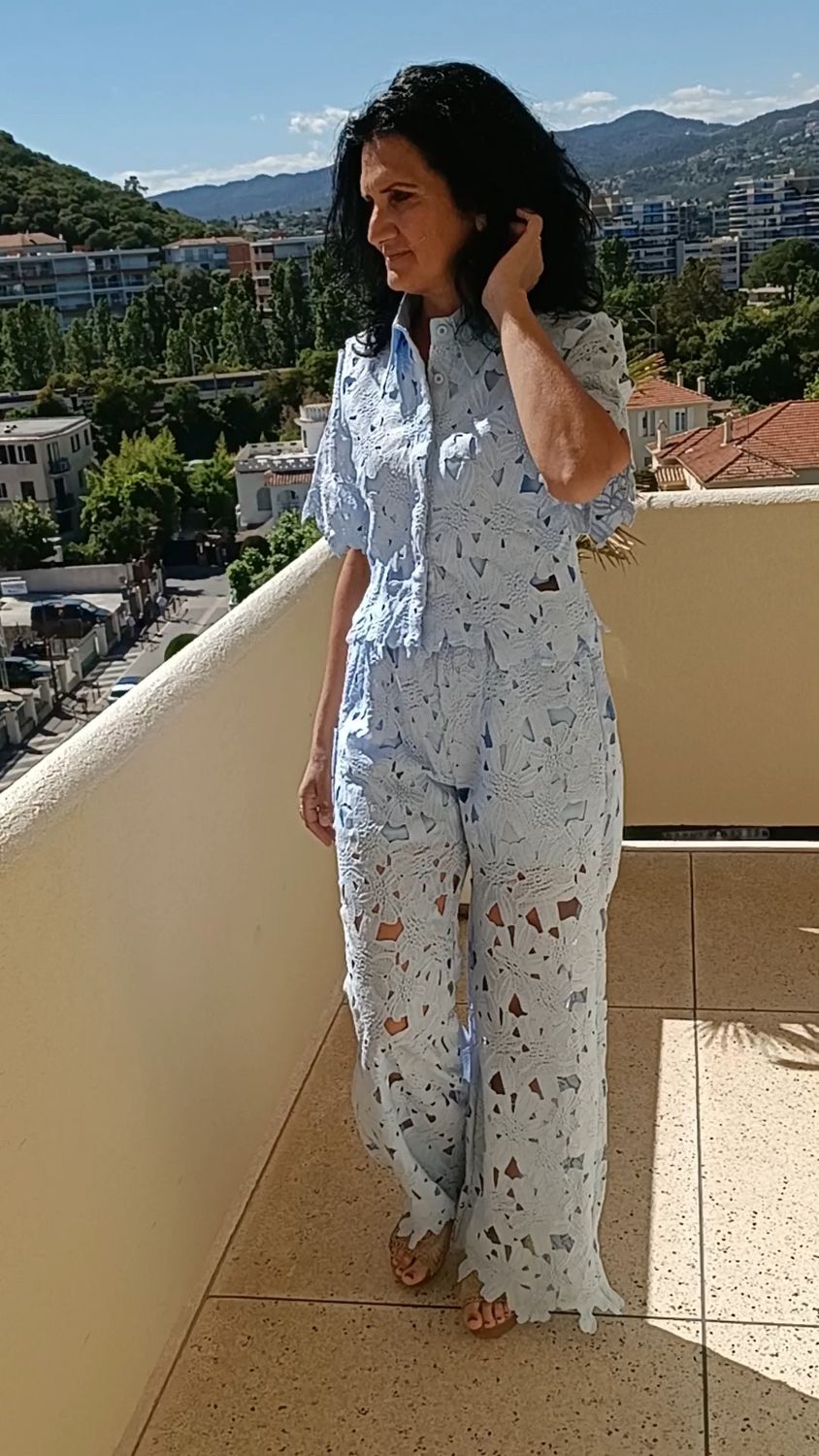Ensemble dentelle guipure bleu ciel Ensemble dentelle guipure bleu ciel